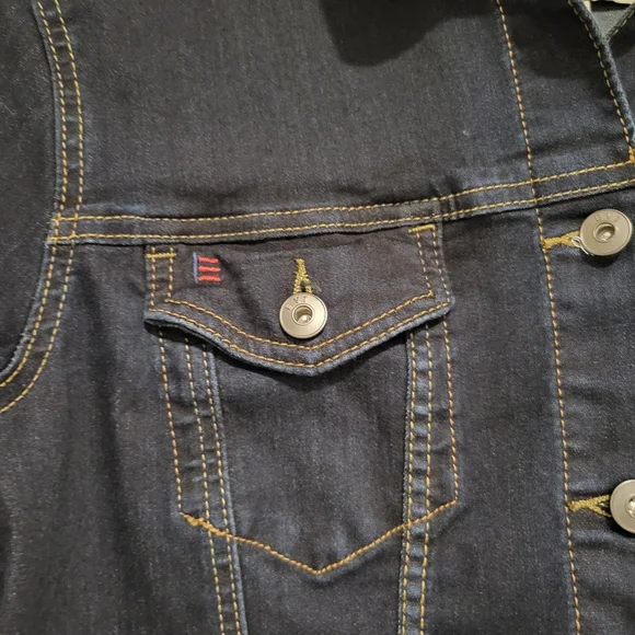 EV1 Jean Jacket by Ellen Degeneres. Large. #180 - Picture 3 of 6